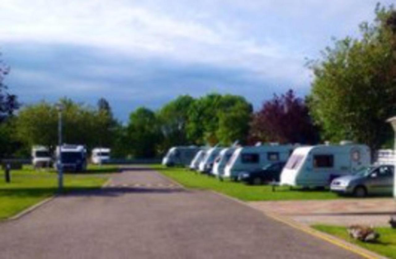 Caledonian Lodges 2 Инвернес Екстериор снимка