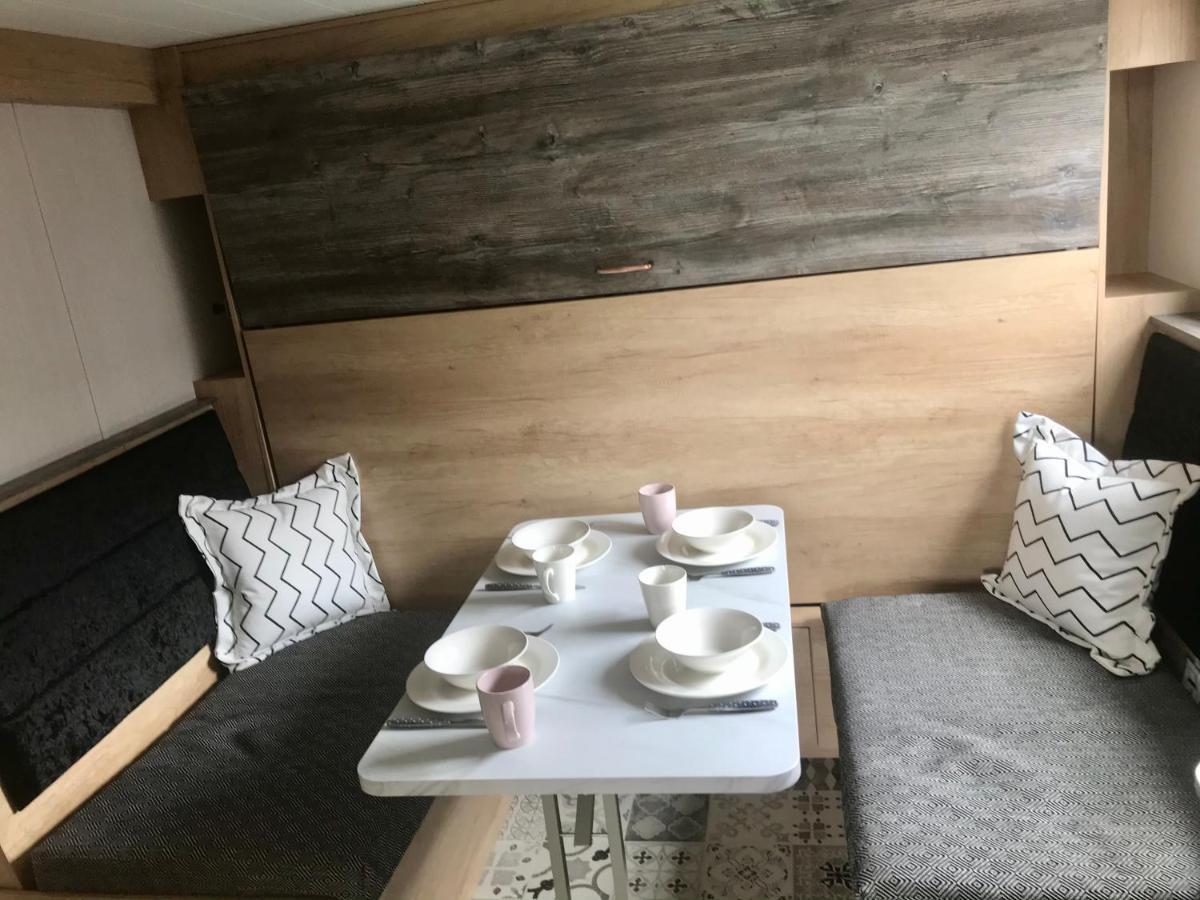 Caledonian Lodges 2 Инвернес Екстериор снимка