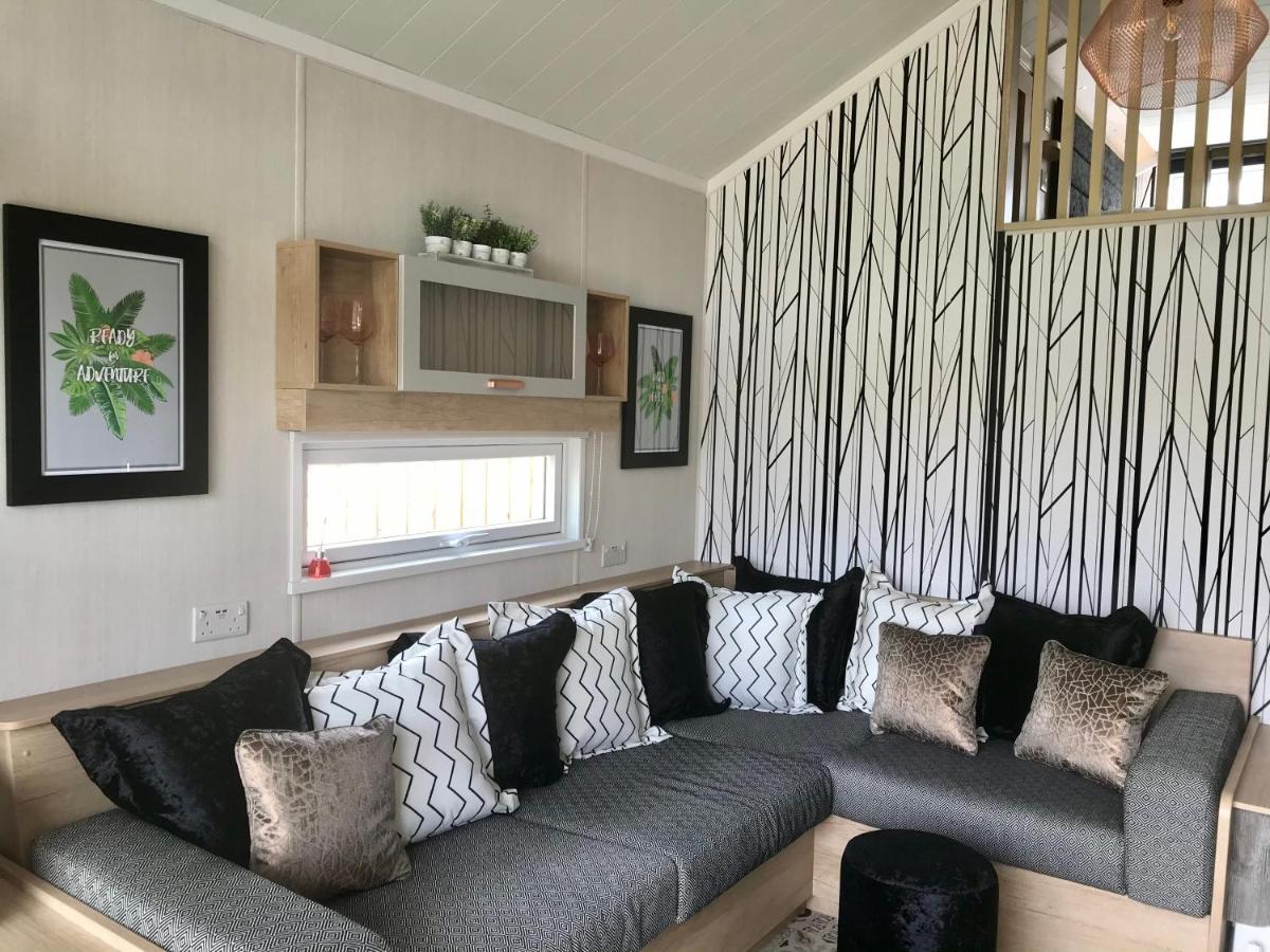 Caledonian Lodges 2 Инвернес Екстериор снимка