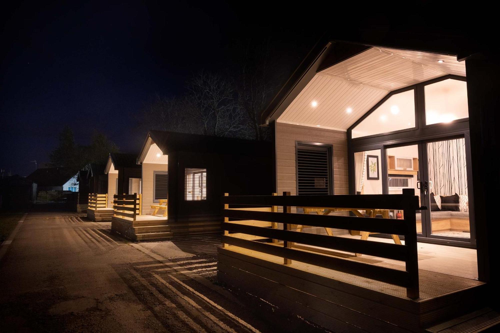 Caledonian Lodges 2 Инвернес Екстериор снимка